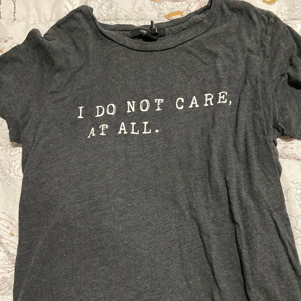 Graphic tee ‘I do not cate at all’